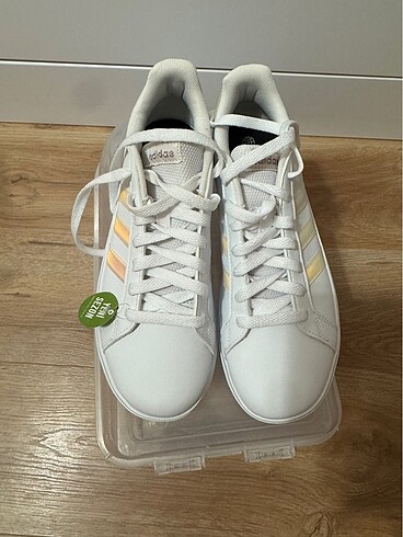 38,5 Beden Adidas spor ayakkabı