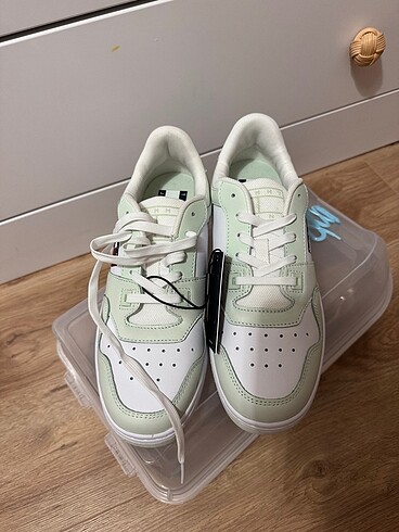 39 Beden Tommy Hilfiger TJW Retro basket