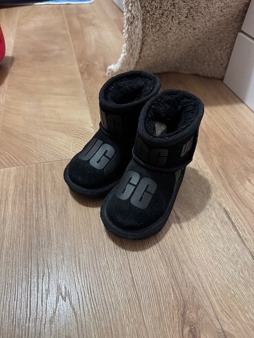 Ugg cocuk bot