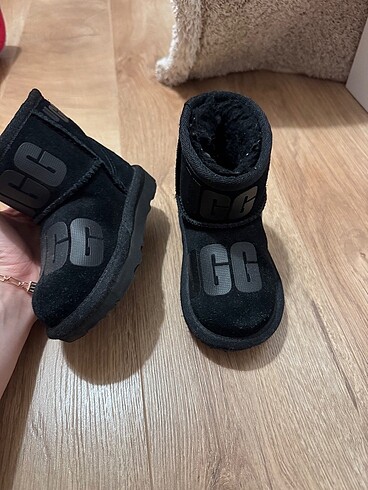 Ugg Ugg cocuk bot