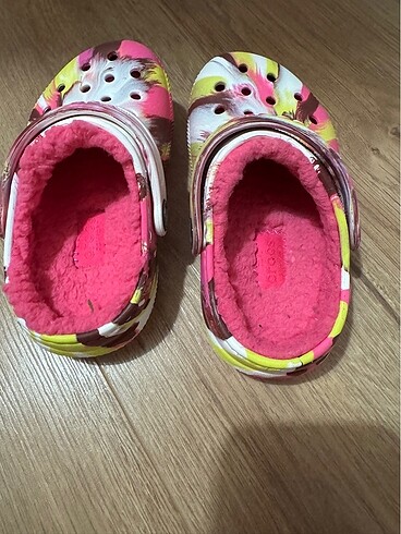 24 Beden Crocs cocuk kürklü