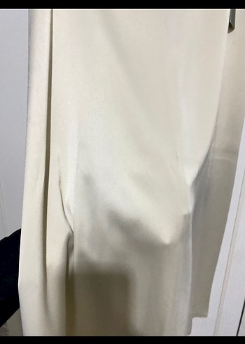 Beyaz Uzun Dökümlü Kadın Etek - Görsel 3