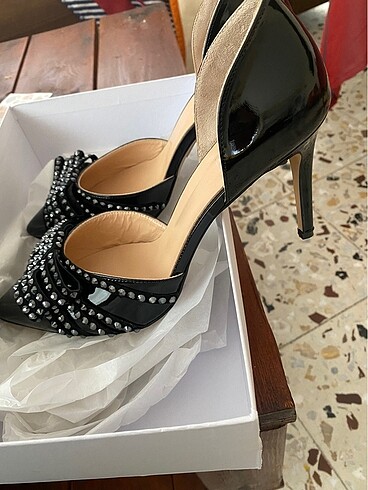 40 Beden CENGİZ GÜMÜŞ deri taşlı stiletto