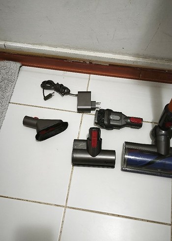 DYSON V8 DİKEY SÜPÜRGE - Görsel 3