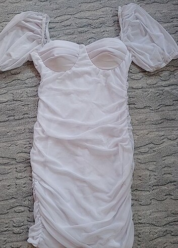  Kısa tül kol detaylı drapeli Clara Beyaz Elbise 