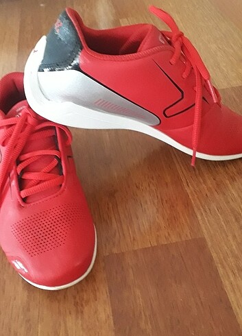 38 Beden kırmızı Renk PUMA ferrari spor ayakkabı 