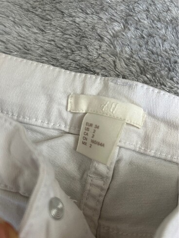 H&M Beyaz mini şort