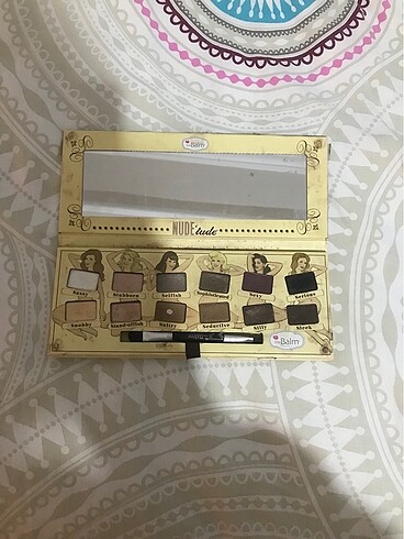 The Balm The balm nude tude far paleti