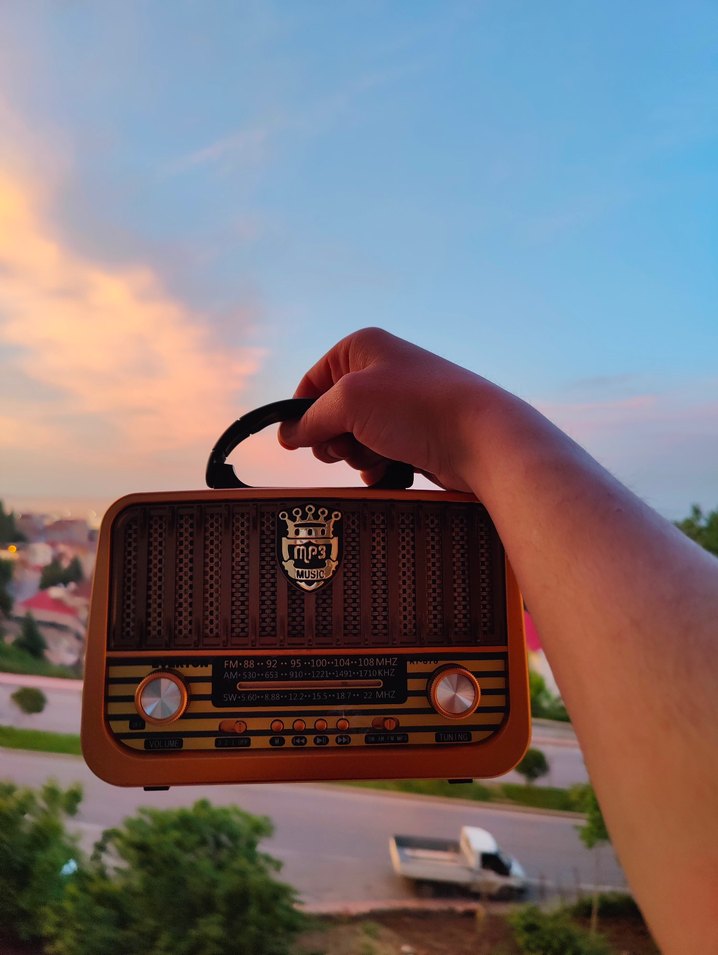 Renkli Kahverengi Nostaljik Bluetooth MP3 Müzik Radyo - Görsel 3