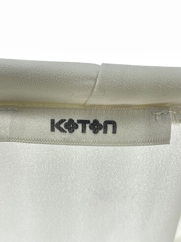 universal Beden beyaz Renk Koton Bluz %70 İndirimli.