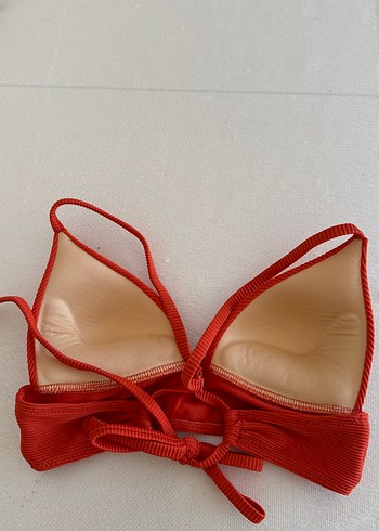 Kırmızı Piliseli İnce Askılı Bikini Üstü - Görsel 4