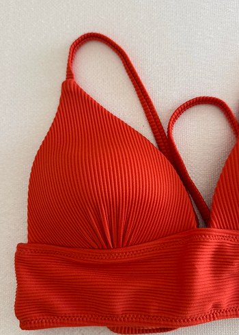 Kırmızı Piliseli İnce Askılı Bikini Üstü - Görsel 3