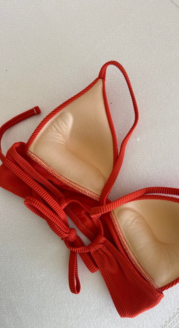 Kırmızı Piliseli İnce Askılı Bikini Üstü - Görsel 5