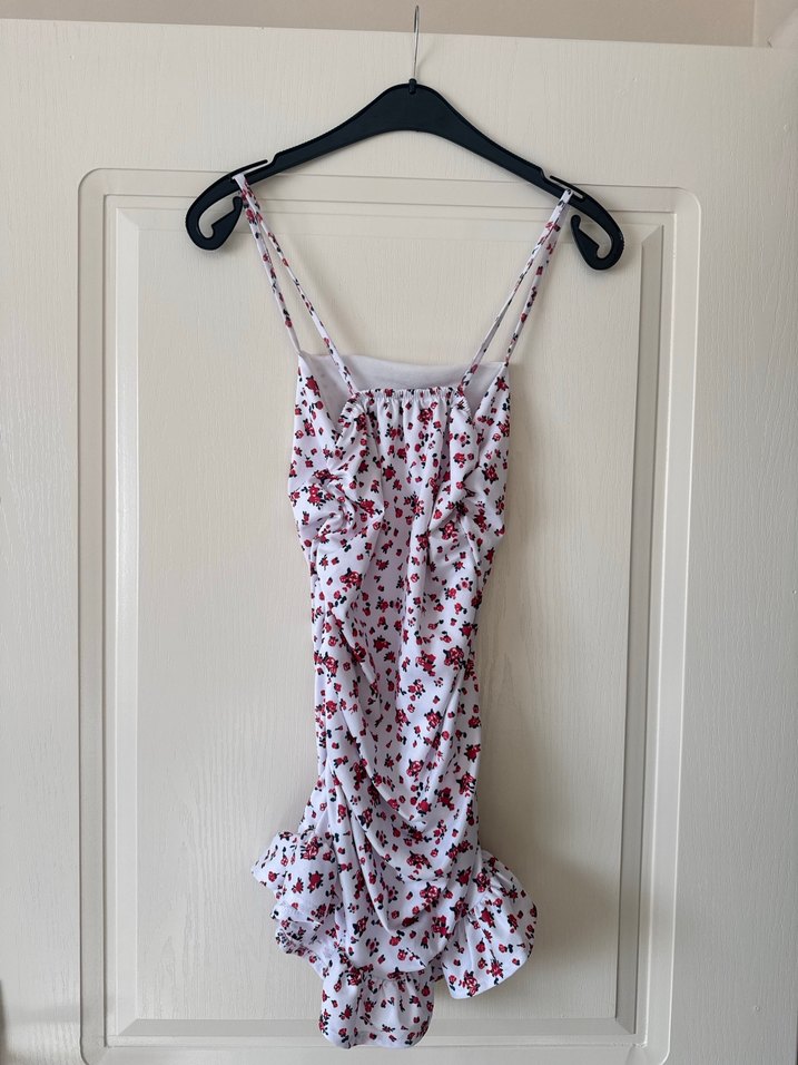 Çiçek Desenli Beyaz Mini Elbise - Görsel 4