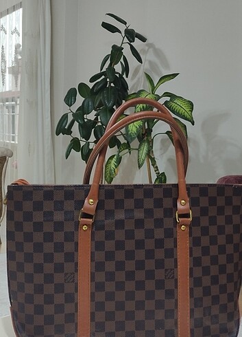Louis Vuitton Louis Vuitton 