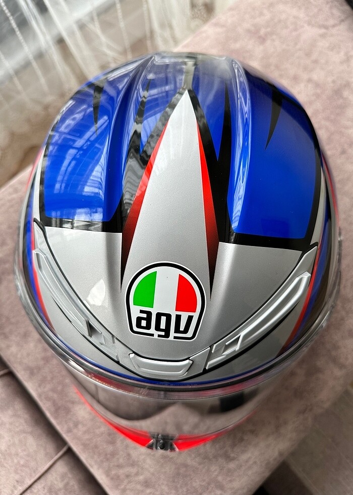 Agv k6s sıfır sayılır L beden - Görsel 2