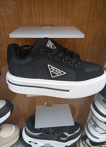 PRADA SPOR AYAKKABİ 