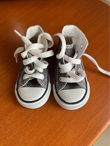 Bebek converse