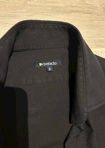 Düğmeli Siyah Erkek Gömlek - Görsel 4