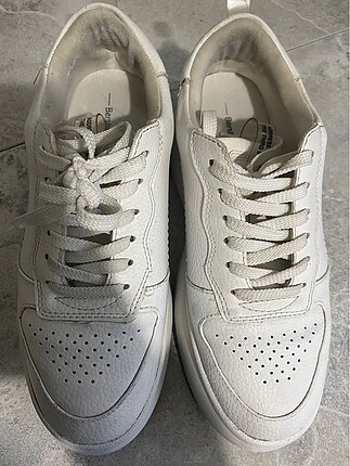 37 Beden beyaz Renk Bershka spor ayakkabı