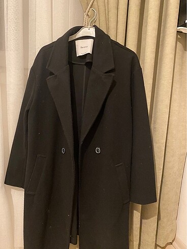 l Beden Bershka siyah oversize kaban
