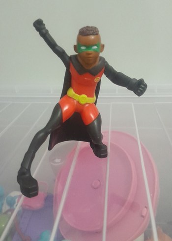 Siyah Kırmızı Süper Kahraman Figürü - Görsel 2