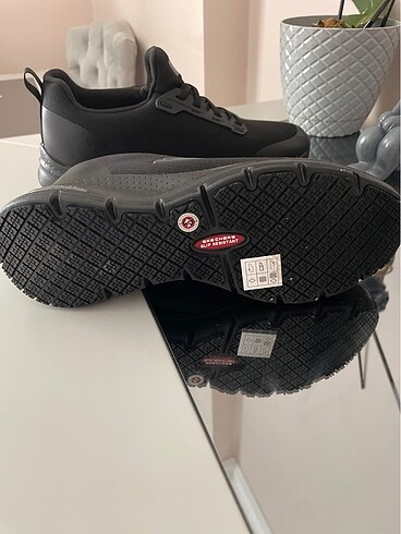 38 Beden siyah Renk Skechers orijinal