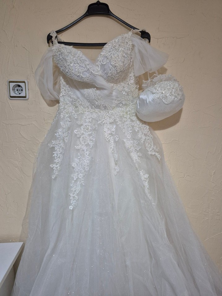 Modern Beyaz Gelinlik - Görsel 2