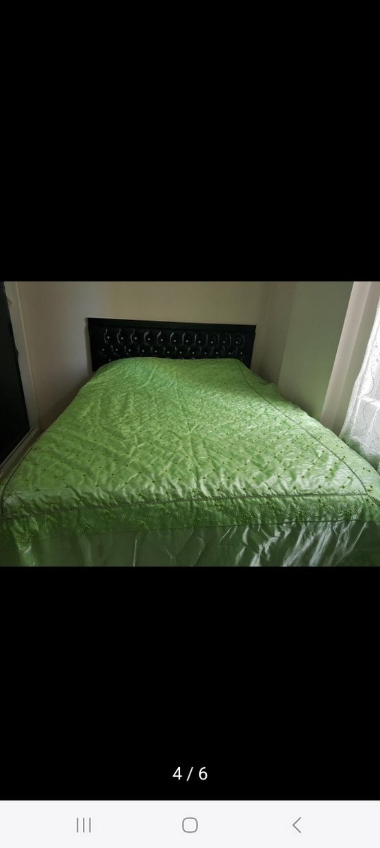 İşlemeli Parlak Yeşil Yatak Örtüsü - Görsel 2