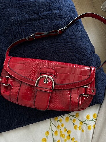 Stradivarius kırmızı çanta