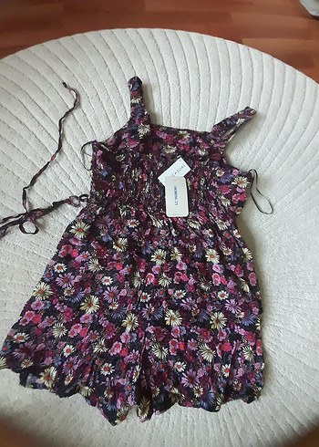 LC Waikiki Mor Çiçek Desenli mini şortlu tulum