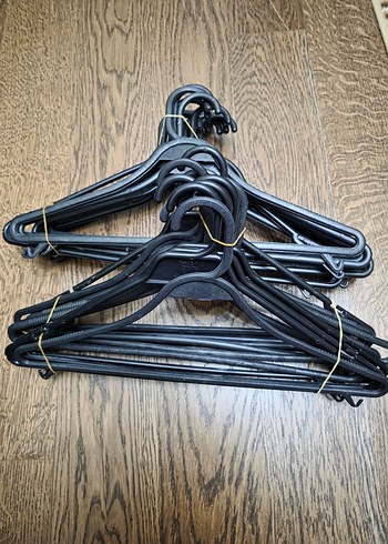 Siyah Plastik Askılar Seti - Görsel 4