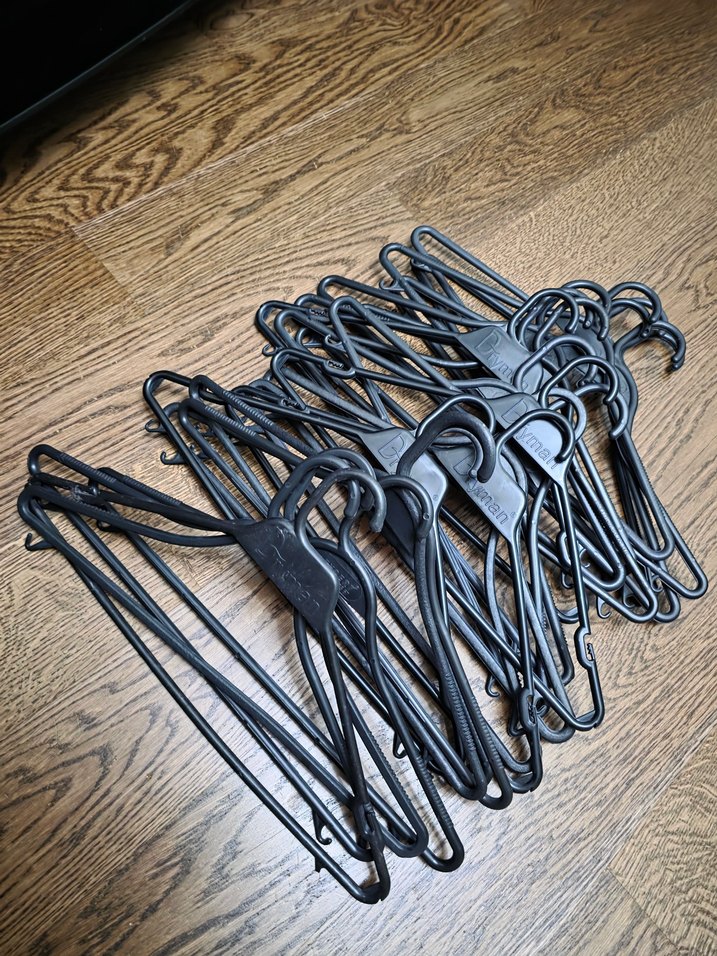 Siyah Plastik Askılar Seti - Görsel 2