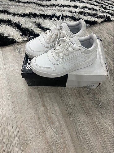 Adidas ayakkabı