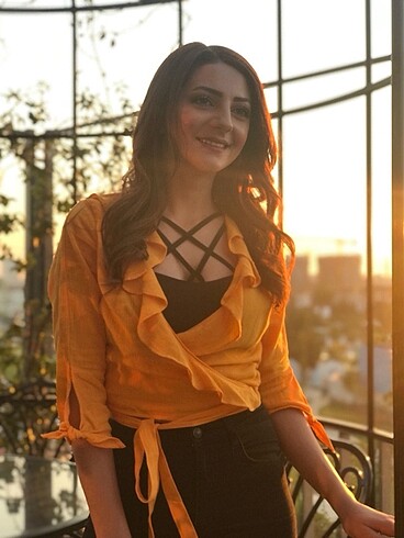 Keten Bağlamalı Bluz