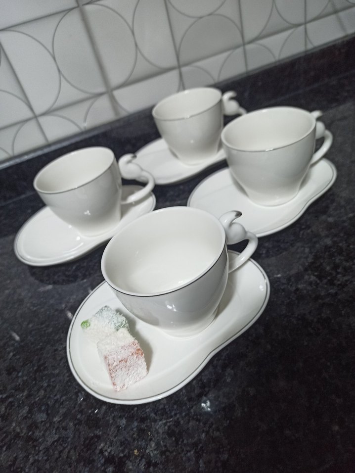 LİVİA ÇAY TAKIMI 4 KİŞİLİK 8 parça - Görsel 3