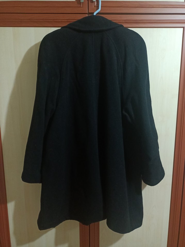 Siyah Düğmeli Kadın Kaban - Görsel 5