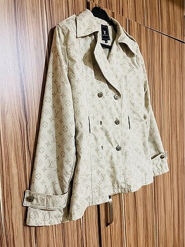 Louis Vuitton Luis vuitton trench coat