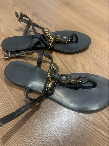Diğer Düz sandalet taşlı