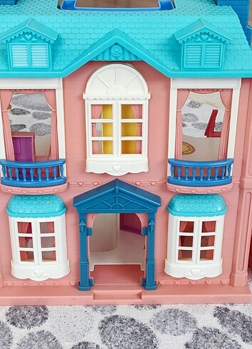  Beden Renk Eşyalı oyuncak ev 