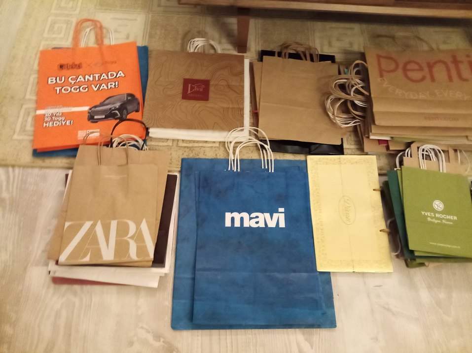 Çeşitli Markaların Kağıt Çantaları - Görsel 2