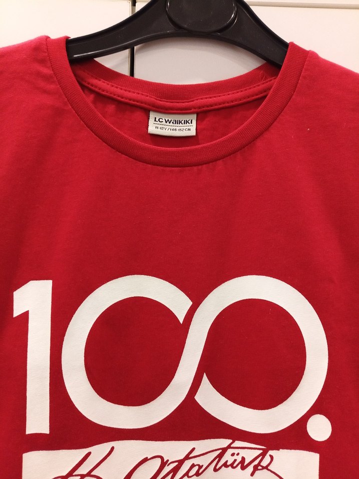 LCW Marka Kırmızı Baskılı Erkek Çocuk Tişört - Görsel 2