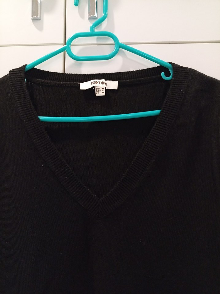 Siyah V Yaka Koton Marka Kadın Kazak - Görsel 2