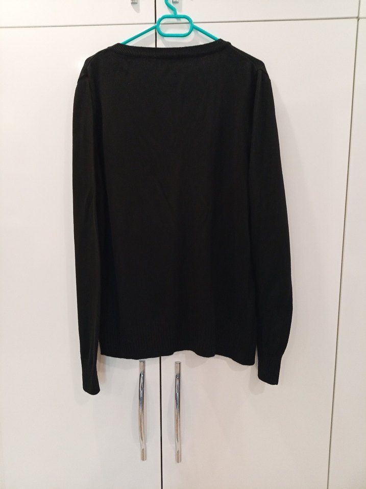 Siyah V Yaka Koton Marka Kadın Kazak - Görsel 3