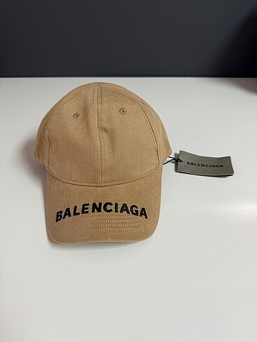 Balenciaga Şapka