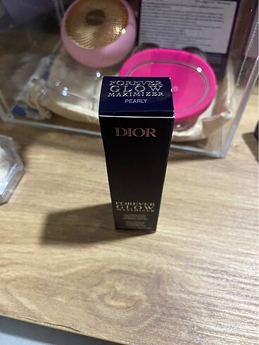 Dior forever glow Pearly aydınlatıcı