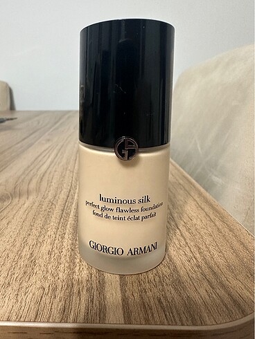 ARMANİ LUMİNOUS SİLK FONDÖTEN 03