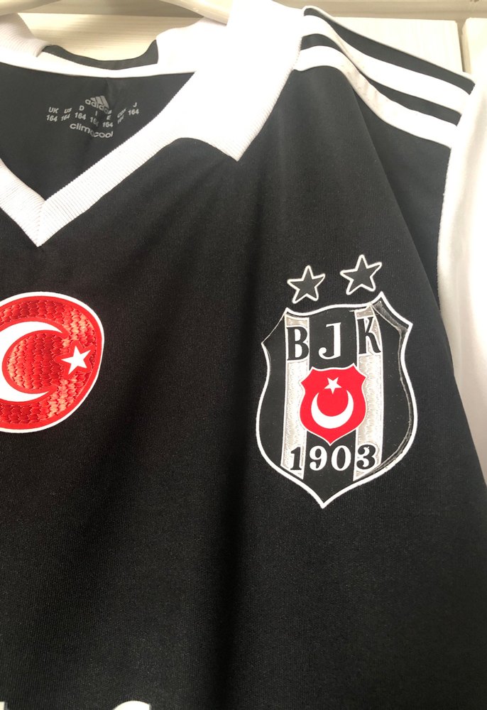 Erkek Siyah V-Yaka Kısa Kollu Forma - Görsel 4