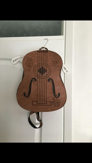 Gitarlı çanta 