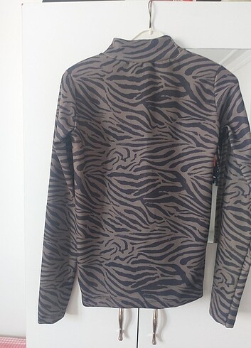 Diğer Zebra Desenli kışlık bluz.